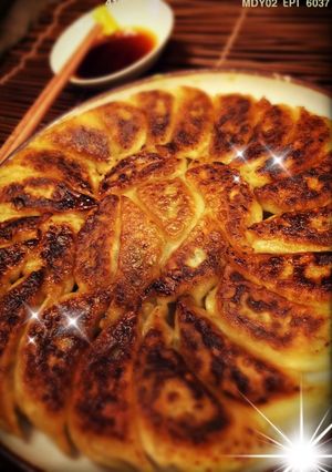 我が家のニラたっぷり焼き餃子-レシピのメイン写真