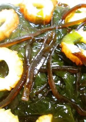 しそ昆布の佃煮でわかめと竹輪の簡単煮。-レシピのメイン写真