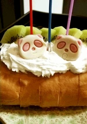 超簡単！ロールケーキで誕生祝☆-レシピのメイン写真