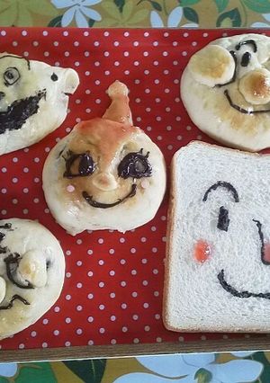 ＨＢでアンパンマンと仲間達のパン♪-レシピのメイン写真