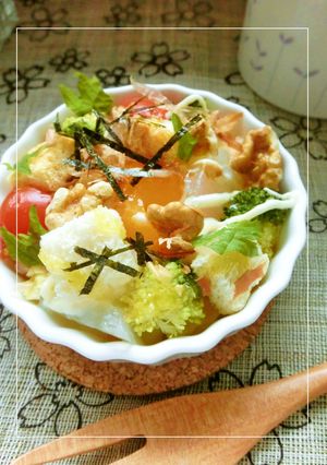 胡桃ころん✼温玉×温野菜ココットサラダ-レシピのメイン写真