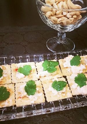 パクチーのせクラッカー♡前菜-レシピのメイン写真