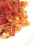 牡蠣とキノコのトマトソースパスタ
