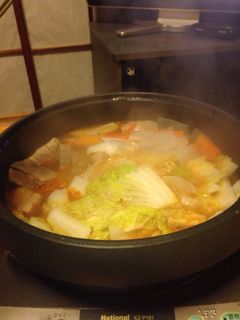 簡単な韓国風 鍋 残り野菜で適当に!-レシピのメイン写真