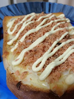 鮭フレークスライスオニオンチーズトースト-レシピのメイン写真