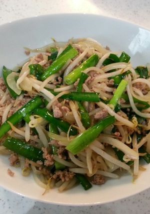 挽肉入りニラもやし玉ねぎの和風炒め-レシピのメイン写真
