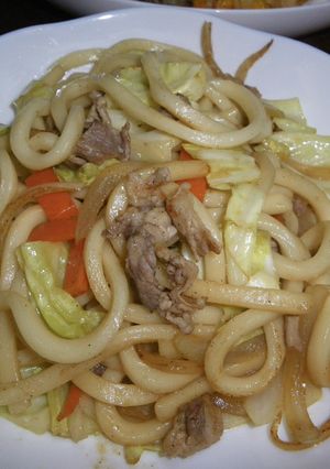 麺つゆで少し甘めの焼きうどん-レシピのメイン写真