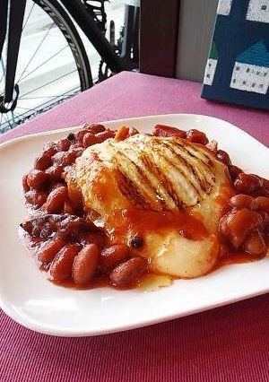 イタリアの焼きチーズを使った豆料理-レシピのメイン写真