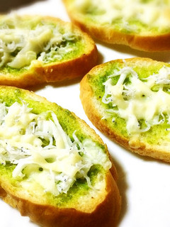 葉にんにくのたれジェノベーゼ風ピザ-レシピのメイン写真