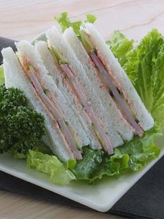 ハムの梅バターサンドイッチ-レシピのメイン写真