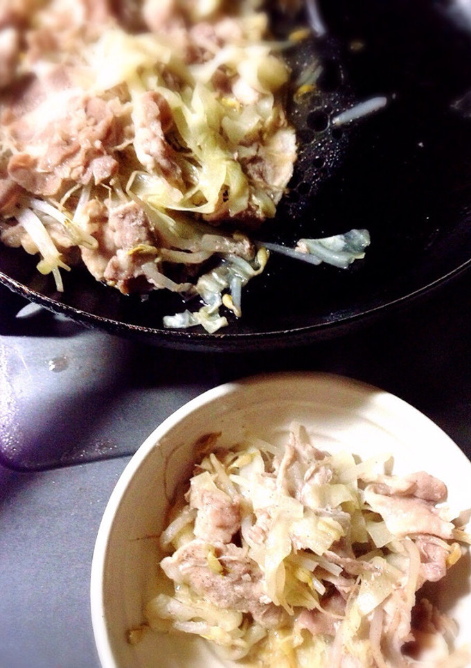 豚肉ともやしで簡単ミル鍋風♪-レシピのメイン写真