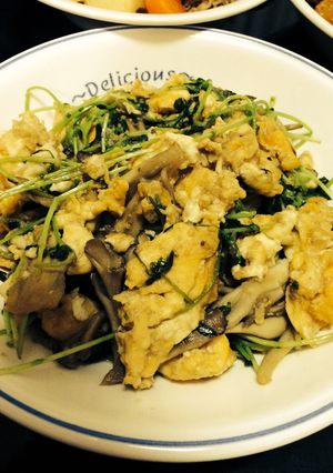豆苗と舞茸の卵炒め-レシピのメイン写真