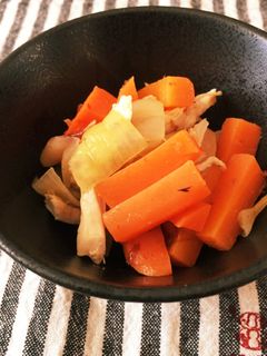 レンジで簡単にんじんと玉ねぎのおかか和え-レシピのメイン写真