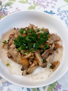 ♪たっぷりキノコの豚丼♪-レシピのメイン写真