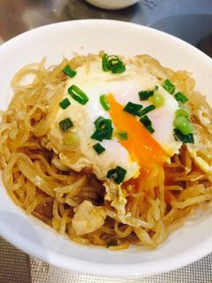 昨夜の余ったすき焼きのタレで簡単糸こん丼-レシピのメイン写真