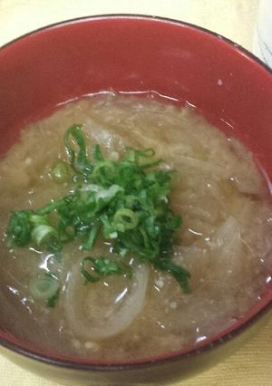 圧力鍋で、あったか♡玉ねぎ味噌汁-レシピのメイン写真