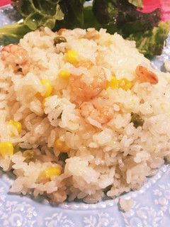 炊飯器と包丁なしでできる エビピラフ-レシピのメイン写真