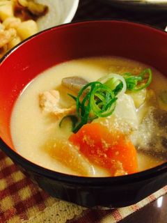 寒くなってきたら食べたくなる♡鮭のかす汁-レシピのメイン写真