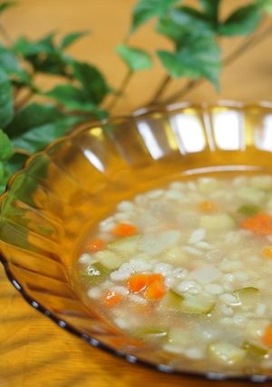 押し麦と野菜のコンソメスープ-レシピのメイン写真