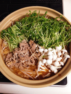 豆苗と豚肉の坦々ごま味噌鍋-レシピのメイン写真