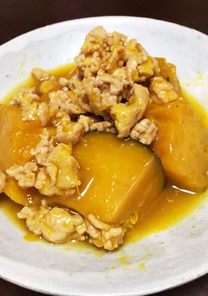 鳥挽肉とかぼちゃの煮物-レシピのメイン写真
