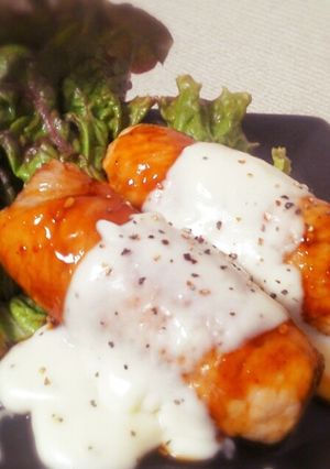 肉巻きおにぎりチーズinホワイトソース-レシピのメイン写真