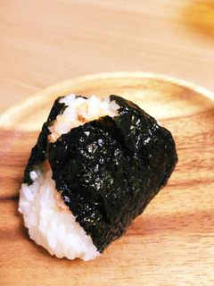 ポン酢*鮭マヨおにぎり-レシピのメイン写真