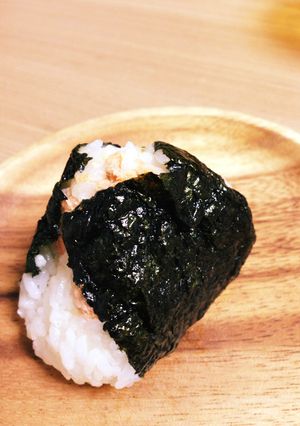 ポン酢*鮭マヨおにぎり-レシピのメイン写真