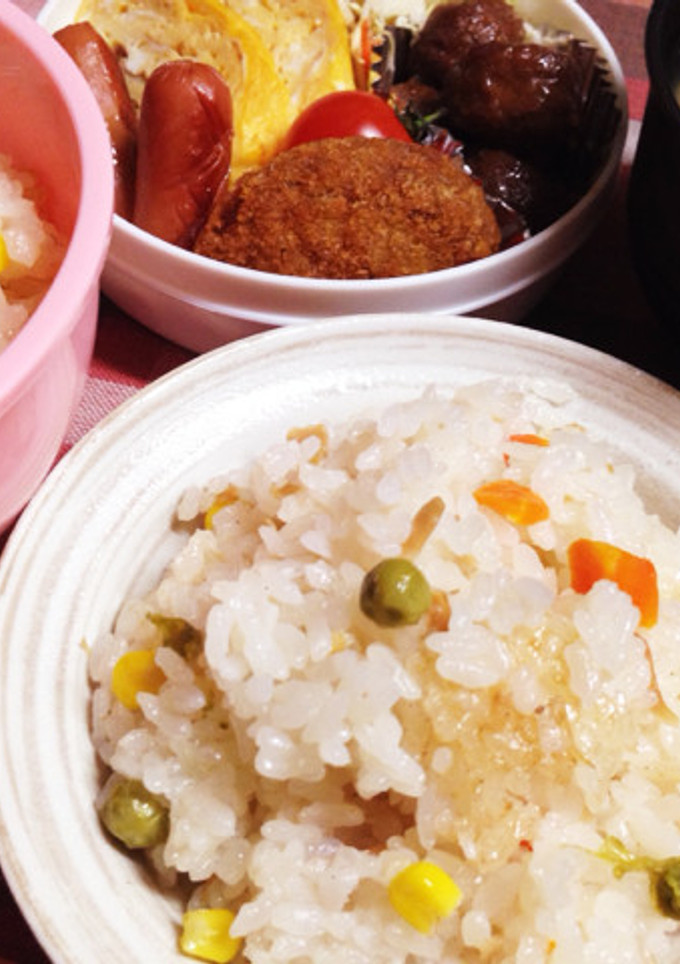 ツナ缶使って炊飯器でピラフ風炊き込みご飯-レシピのメイン写真