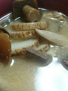 3種キノコと焼き鯖、里芋の田舎味噌汁^^-レシピのメイン写真