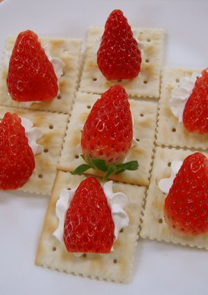 いちごカナッペ-レシピのメイン写真