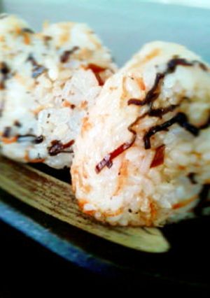 絶品おにぎり★あみえびと塩昆布-レシピのメイン写真