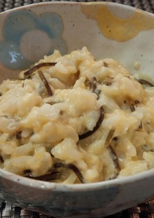 弱った胃と体にやさしい♪塩昆布のおじや-レシピのメイン写真