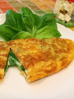 サラダ菜とチーズのオムレツ-レシピのメイン写真
