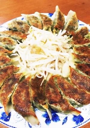 生姜ダブルで、にらとしいたけの餃子-レシピのメイン写真