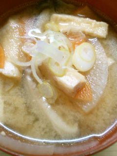 朝食! 大根 人参と 油揚げの お味噌汁-レシピのメイン写真