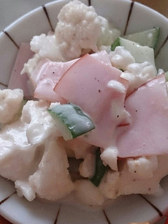 超簡単♪生で食べるカリフラワーサラダ-レシピのメイン写真