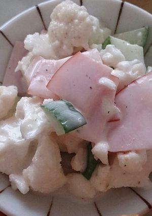超簡単♪生で食べるカリフラワーサラダ-レシピのメイン写真