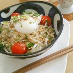 รูปของ 温玉のせ！！ぶっかけうどん