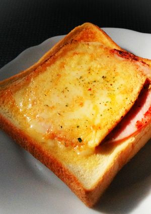 カリッとチーズのハムチーズトースト-レシピのメイン写真