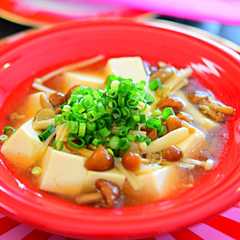 รูปของ なめこ豆腐