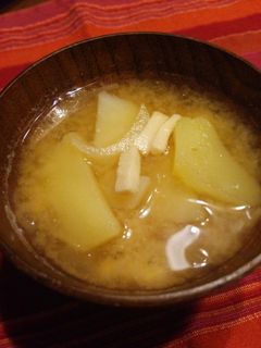 じゃが芋・玉葱・高野豆腐の味噌汁♪-レシピのメイン写真
