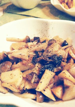 エリンギとしめじのガ−リックバターソテ--レシピのメイン写真