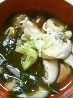 簡単♪ 竹輪 豆腐 ワカメの お吸い物!-レシピのメイン写真