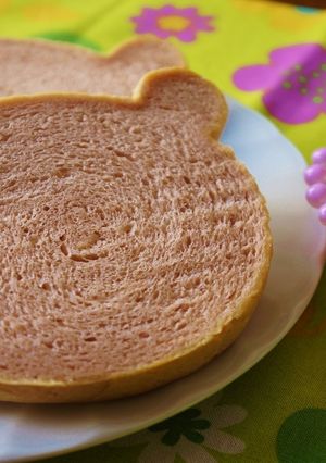 いちご風味のスイートパン(クマ型)-レシピのメイン写真