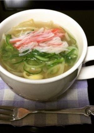 *食事系生姜香る豆モヤシと玉ねぎ味噌汁*-レシピのメイン写真