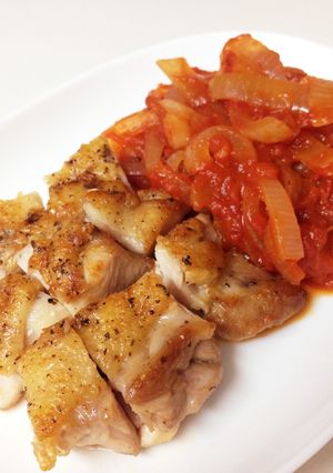 鶏もも焼き☆たっぷり玉ねぎトマトソース☆-レシピのメイン写真