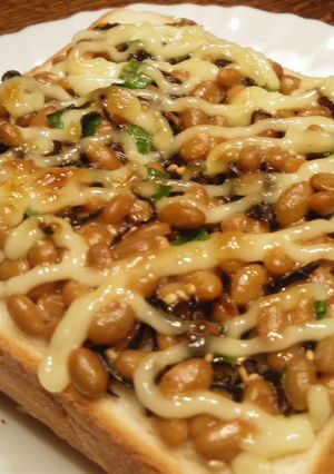 おひとりさまの刺激的な納豆トースト-レシピのメイン写真