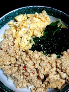 ピリ辛お豆腐そぼろで三色丼♪-レシピのメイン写真