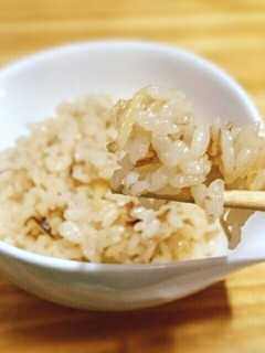★簡単★生姜ぽかぽかの醤油の炊き込みご飯-レシピのメイン写真